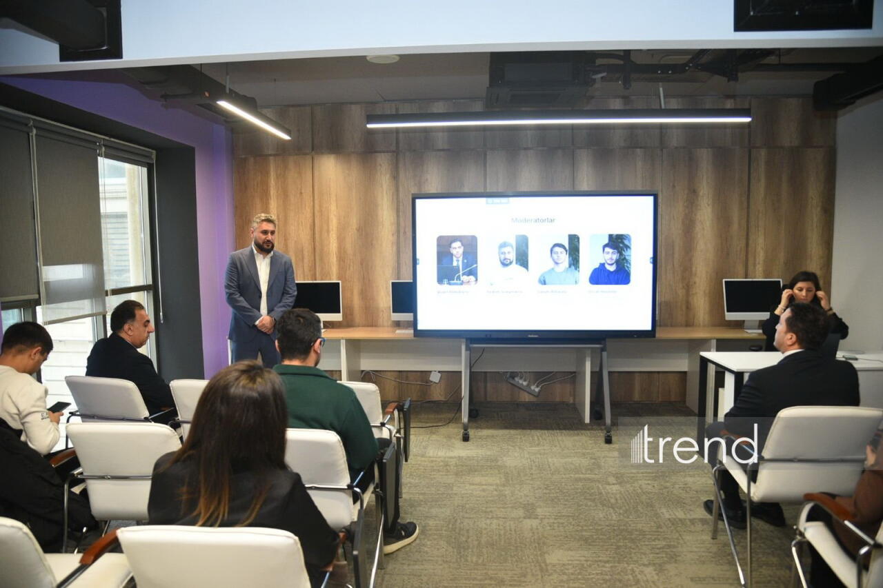 В Баку проходит мероприятие для представителей медиа по госстандартам ИИ