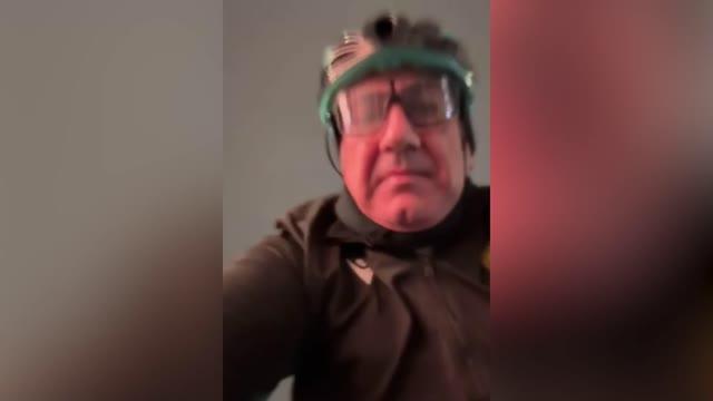 Armenski premier Pašinjan v Moskvi ob zgradbi FSB objavil video s pesmijo 'Bele vrtnice'