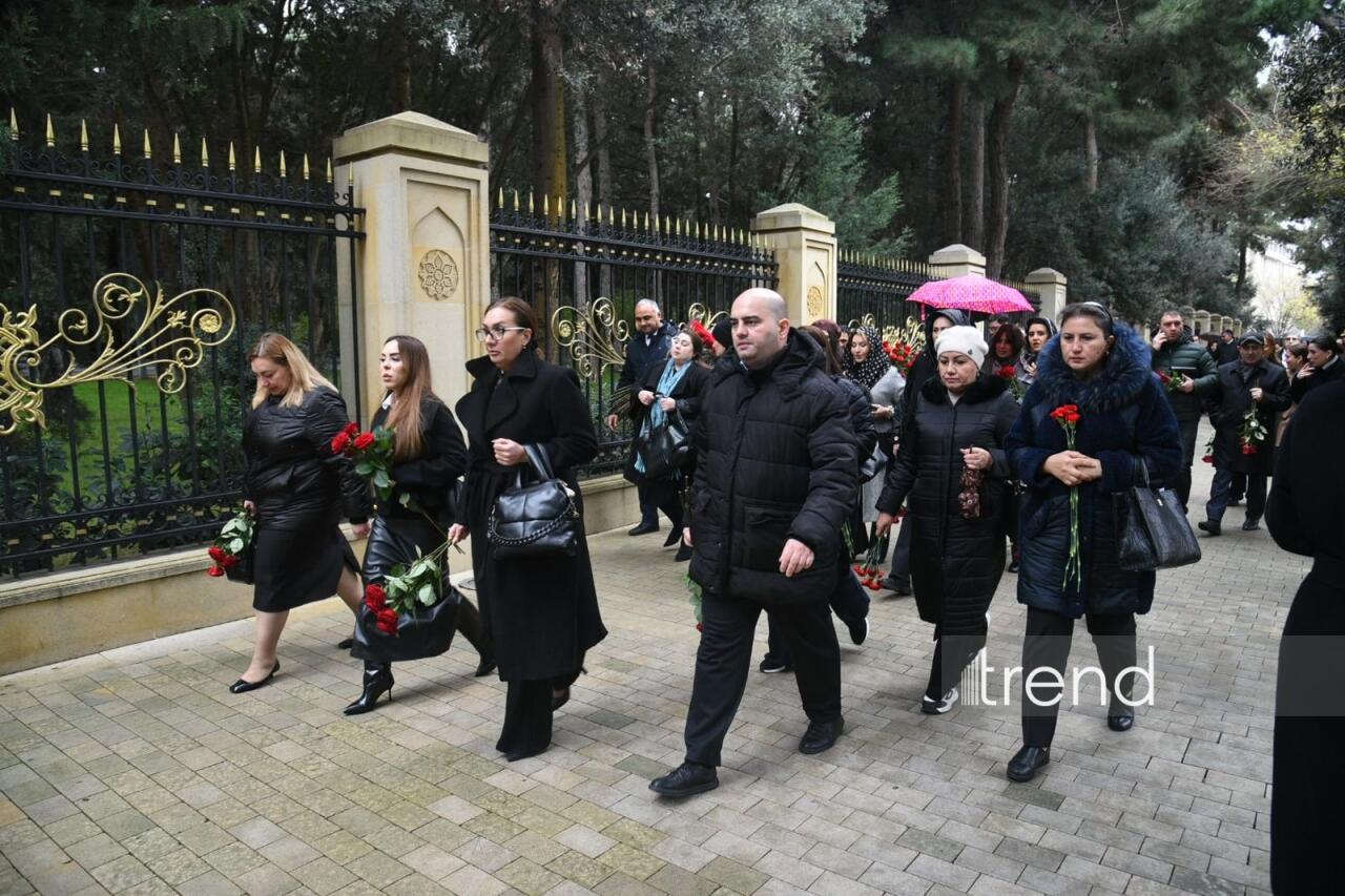 Azərbaycan xalqı Ulu Öndər Heydər Əliyevin xatirəsini yad edir
