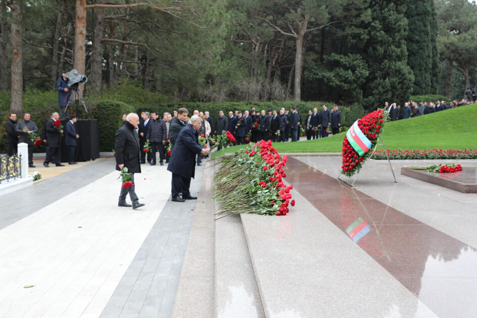 Коллектив Агентства интеллектуальной собственности посетил могилу общенационального лидера Гейдара Алиева