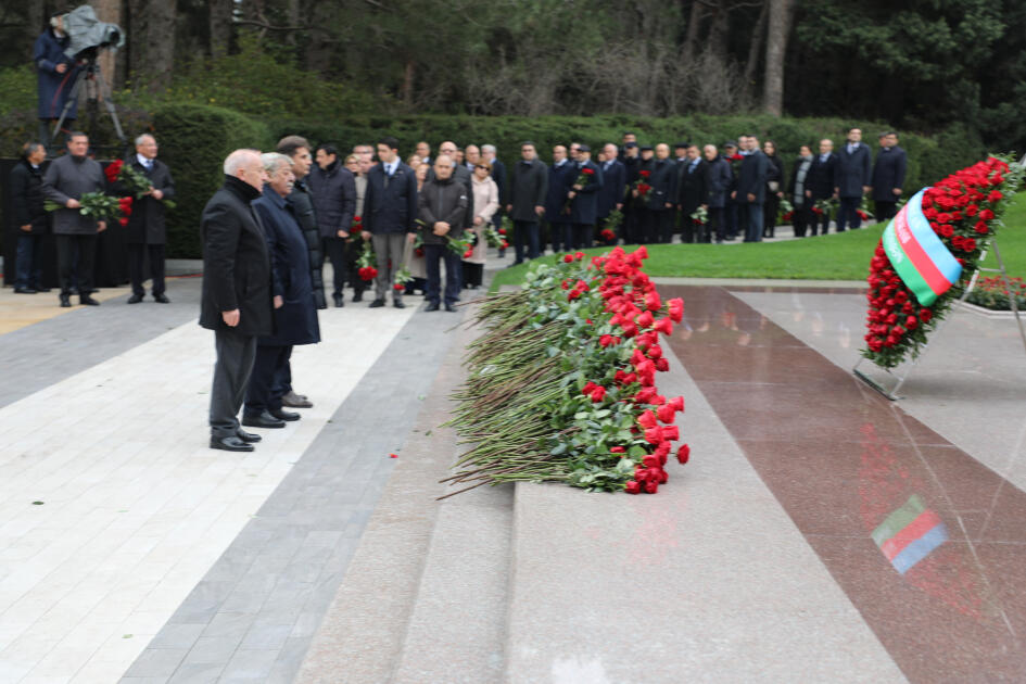 Коллектив Агентства интеллектуальной собственности посетил могилу общенационального лидера Гейдара Алиева