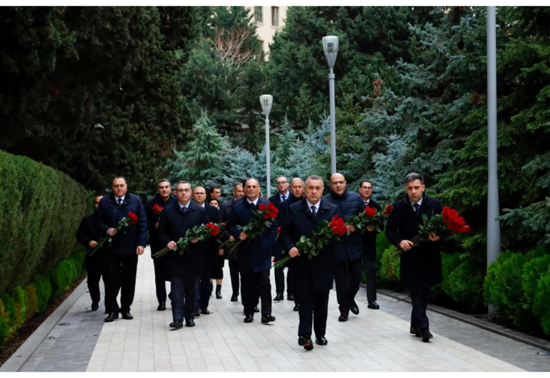 Руководство министерства здравоохранения почтило память великого лидера Гейдара Алиева