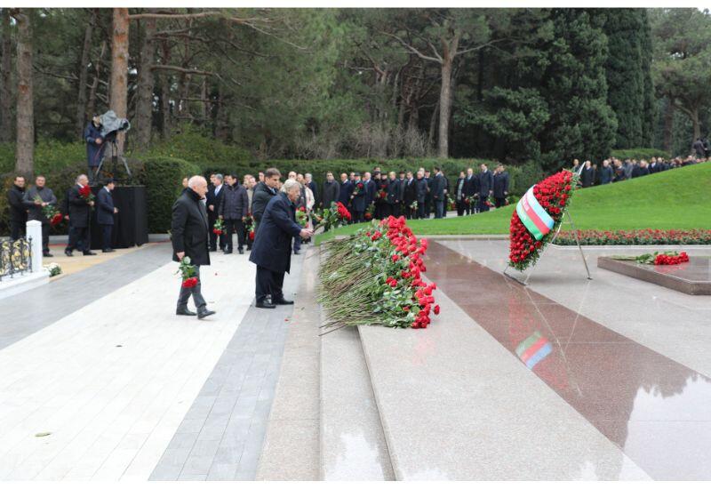 Коллектив Агентства интеллектуальной собственности посетил могилу общенационального лидера Гейдара Алиева