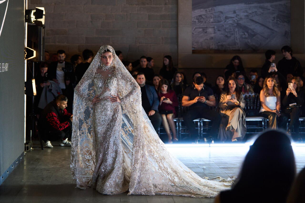 On the Great Silk Road - яркие краски 19-го сезона Azerbaijan Fashion Week