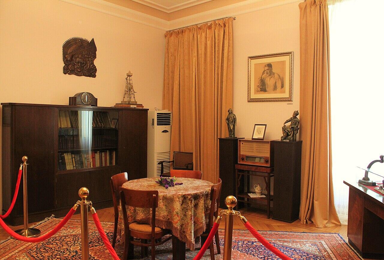 Дом-музей Самеда Вургуна, открытый по инициативе великого лидера Гейдара Алиева, отметил 50-летие