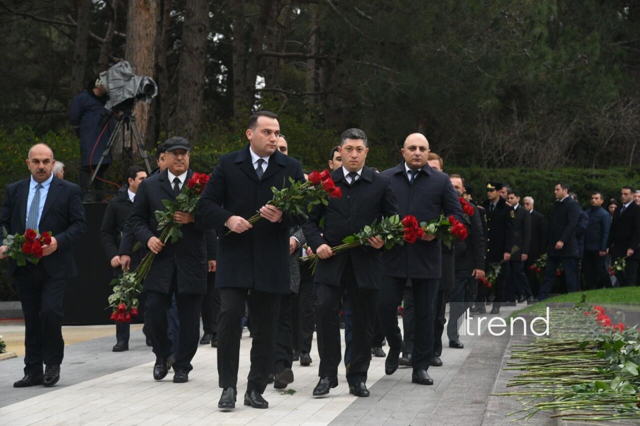 Azərbaycan xalqı Ulu Öndər Heydər Əliyevin xatirəsini yad edir