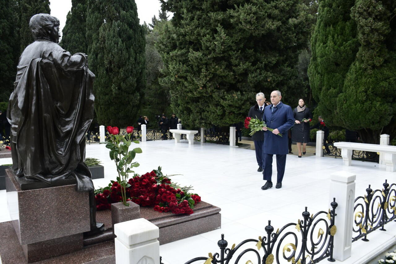 Представители ПЕА почтили память общенационального лидера Гейдара Алиева