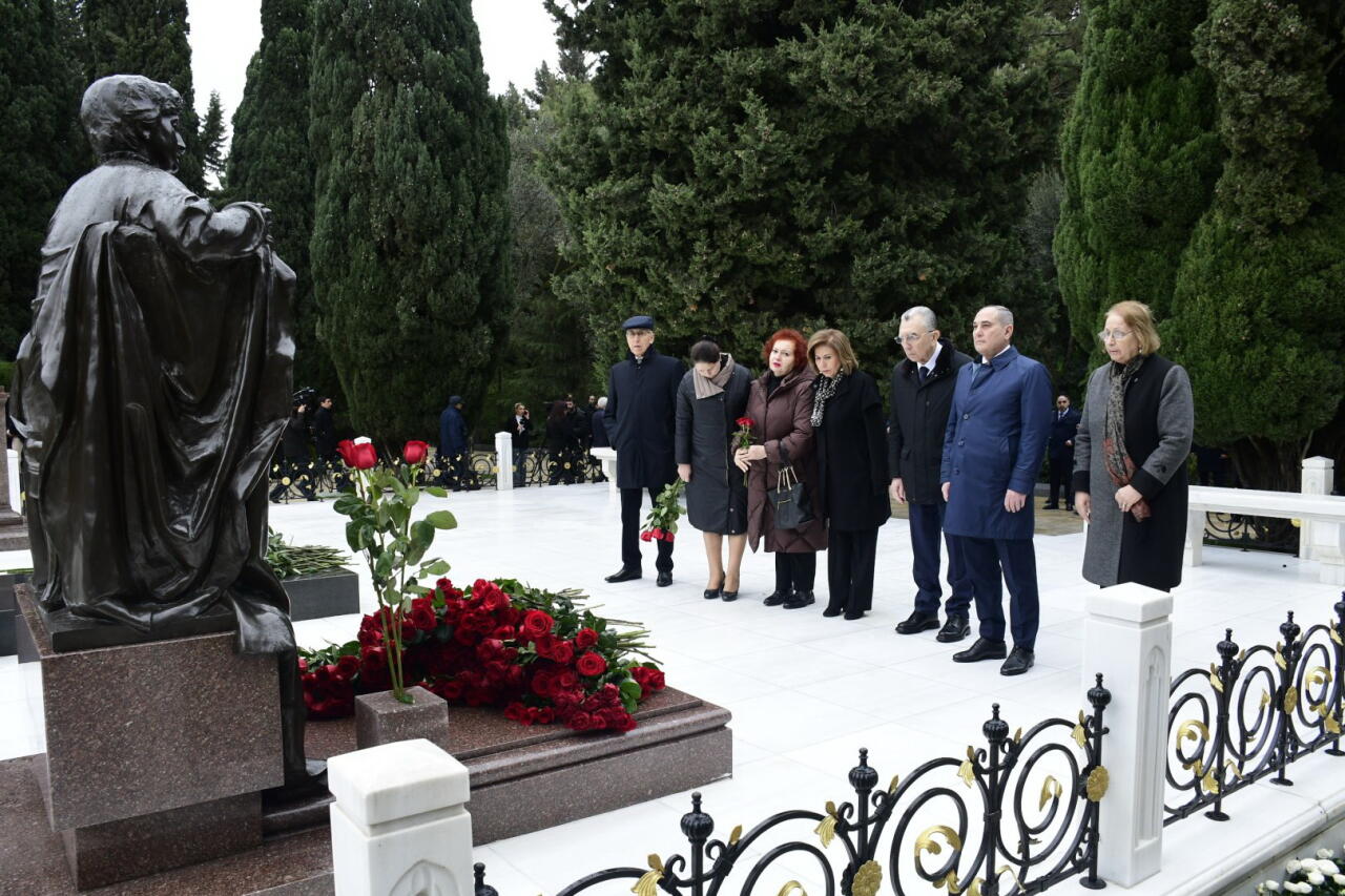 Представители ПЕА почтили память общенационального лидера Гейдара Алиева