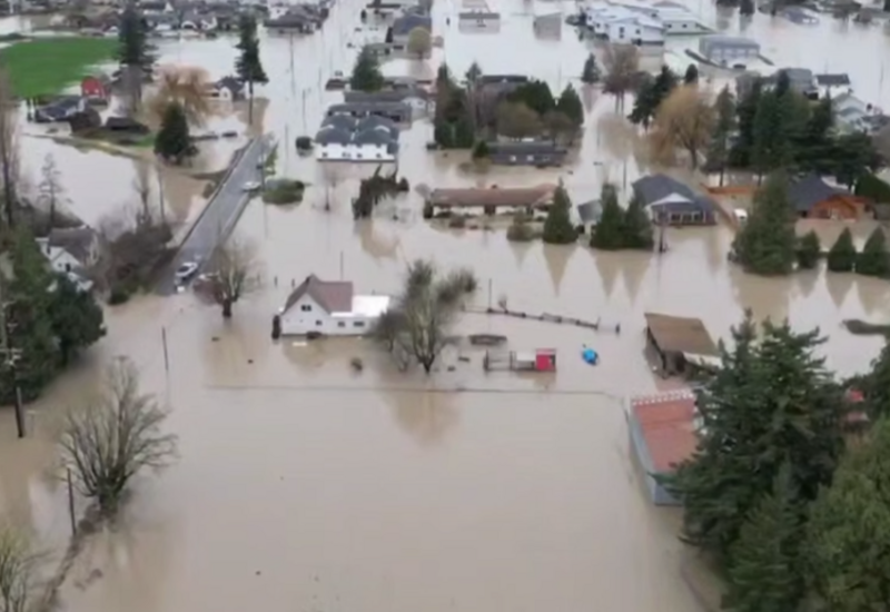 Наводнения в пограничье США и Канады