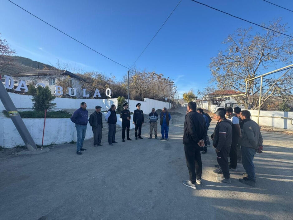 МЧС Азербайджана продолжает работу по информированию граждан в Карабахе