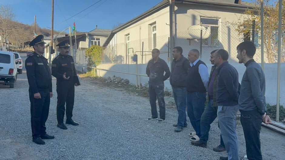 МЧС Азербайджана продолжает работу по информированию граждан в Карабахе