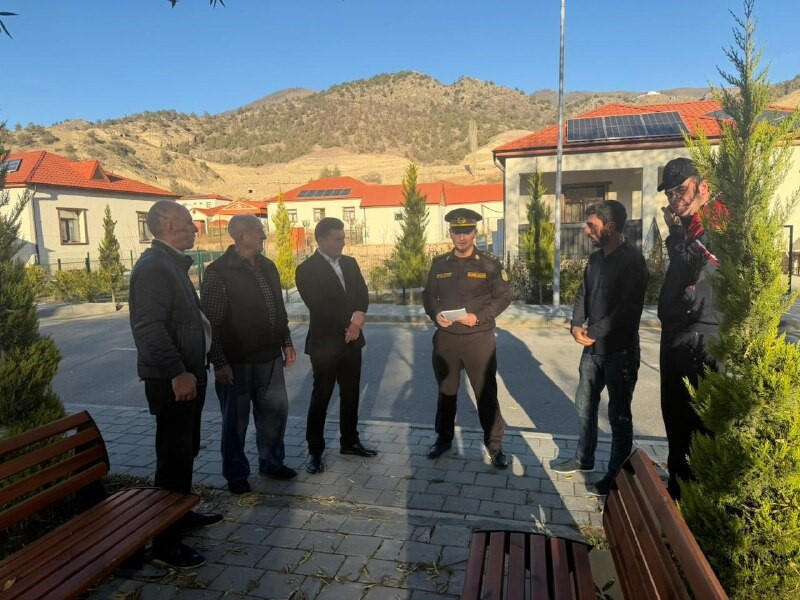 МЧС Азербайджана продолжает работу по информированию граждан в Карабахе