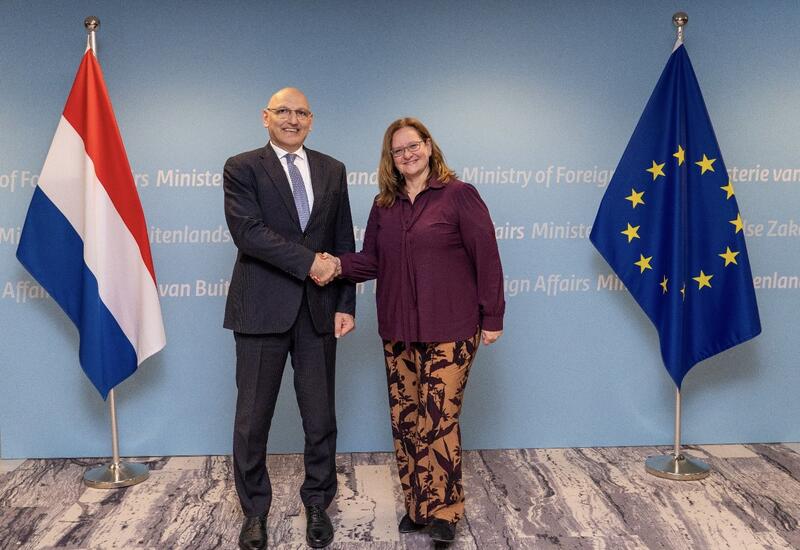 Эльчин Амирбеков встретился с министром по внешней торговле и развитию Нидерландов