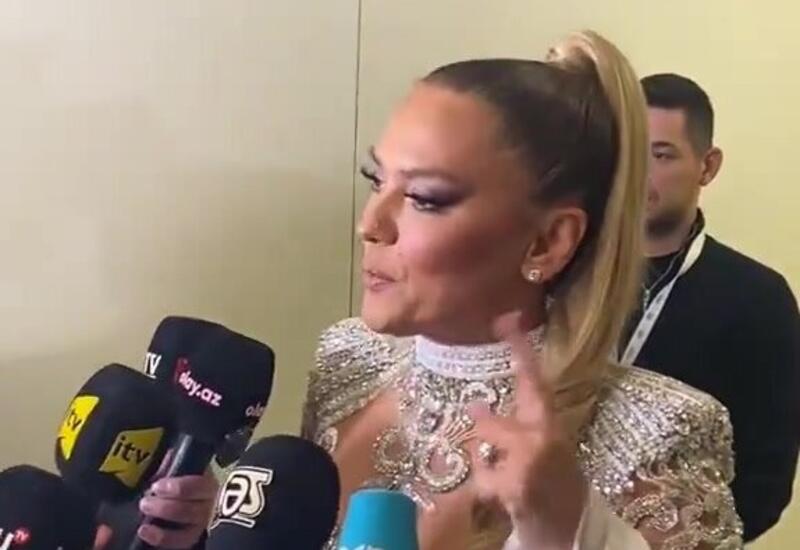 Демет Акалын не поняла вопрос азербайджанского журналиста и попросила перевод