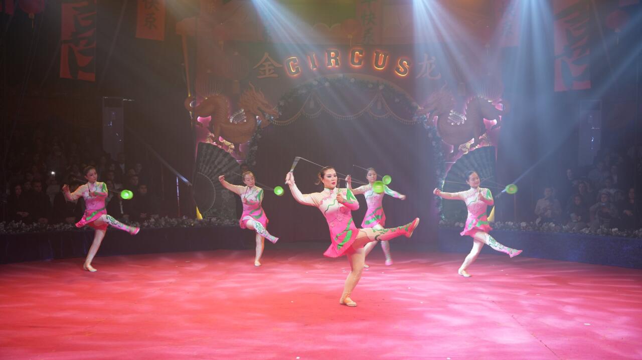 Китайский цирк в Баку бьет рекорды - уже продано 20 000 билетов
