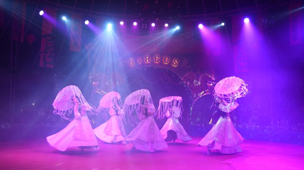 Китайский цирк в Баку бьет рекорды - уже продано 20 000 билетов