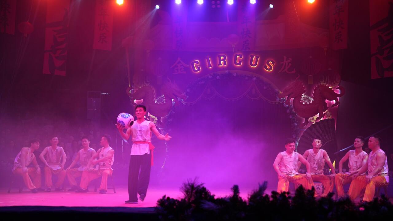 Китайский цирк в Баку бьет рекорды - уже продано 20 000 билетов