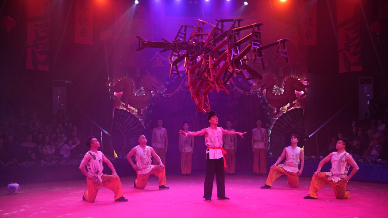 Китайский цирк в Баку бьет рекорды - уже продано 20 000 билетов