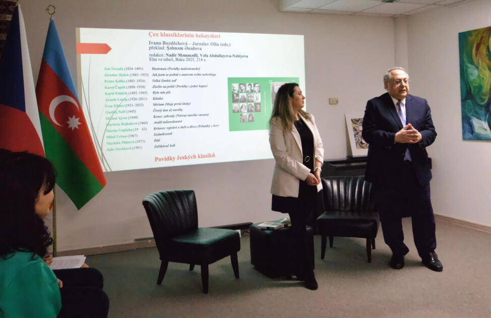 В Праге представили сборник чешской классики на азербайджанском языке