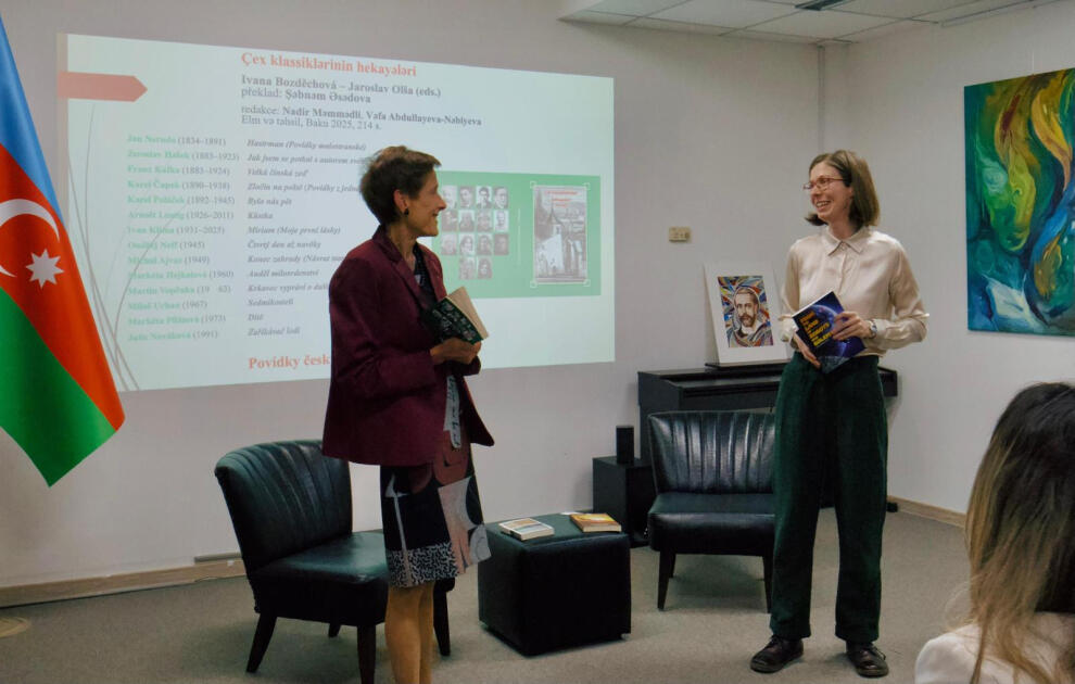 В Праге представили сборник чешской классики на азербайджанском языке