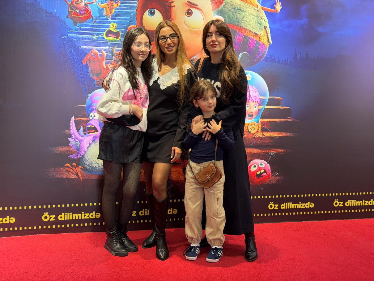 Новогодний фестиваль в Баку - бродячий цирк, жуткие существа...