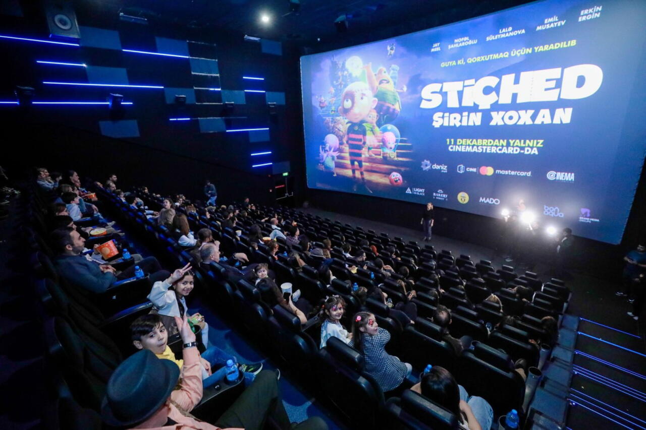 Новогодний фестиваль в Баку - бродячий цирк, жуткие существа...