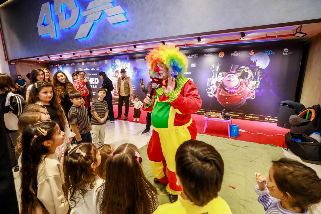 Новогодний фестиваль в Баку - бродячий цирк, жуткие существа...