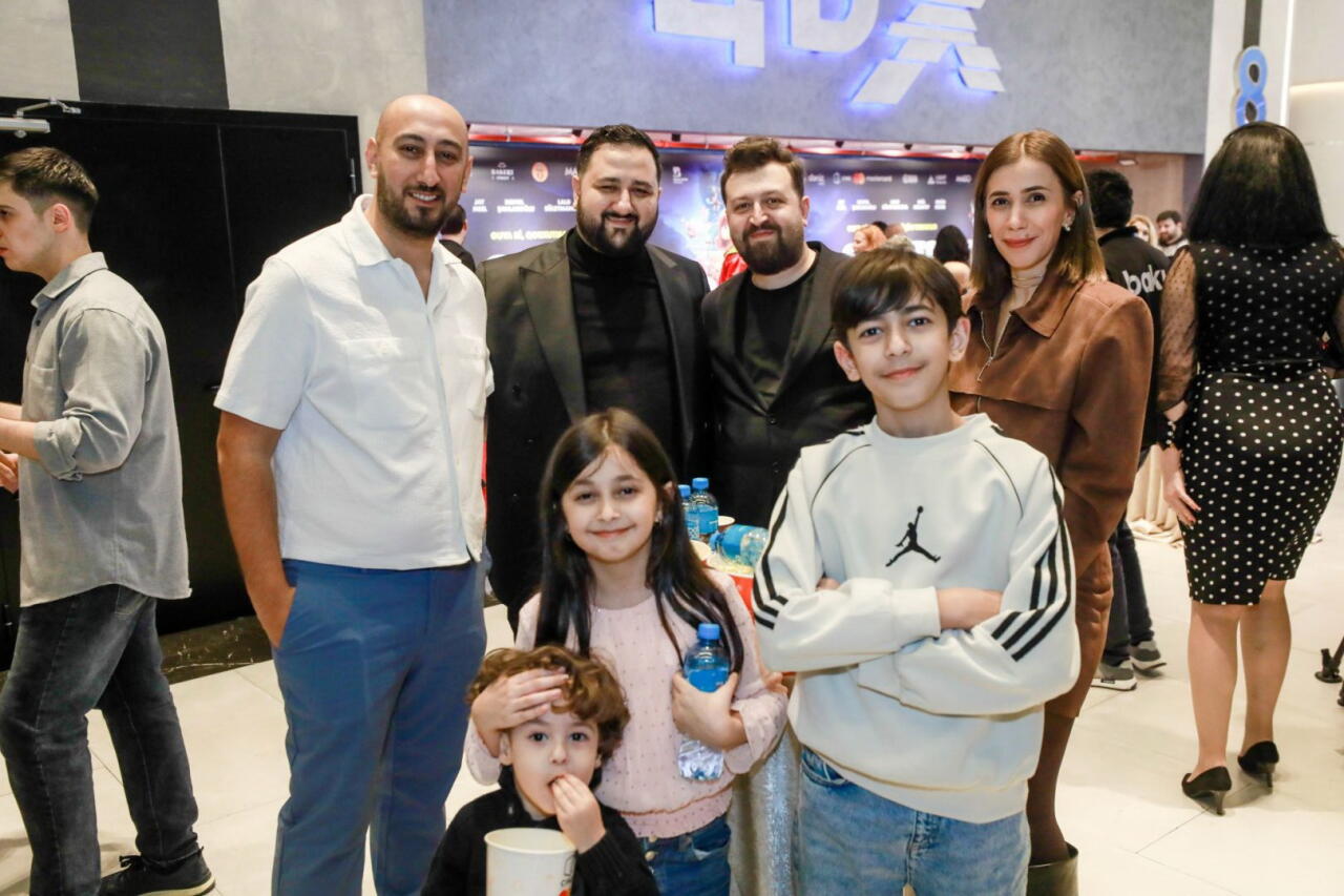 Новогодний фестиваль в Баку - бродячий цирк, жуткие существа...