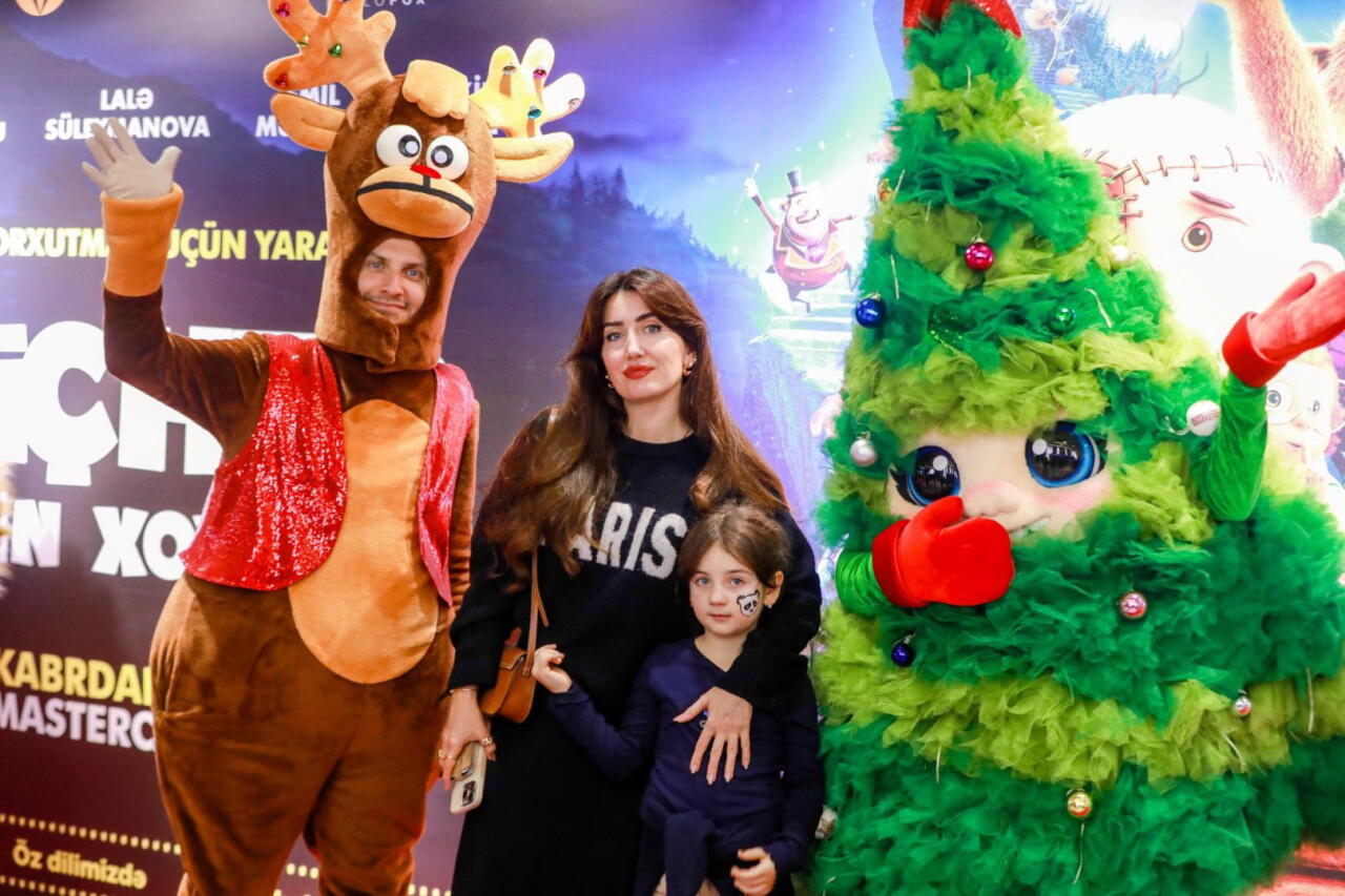 Новогодний фестиваль в Баку - бродячий цирк, жуткие существа...