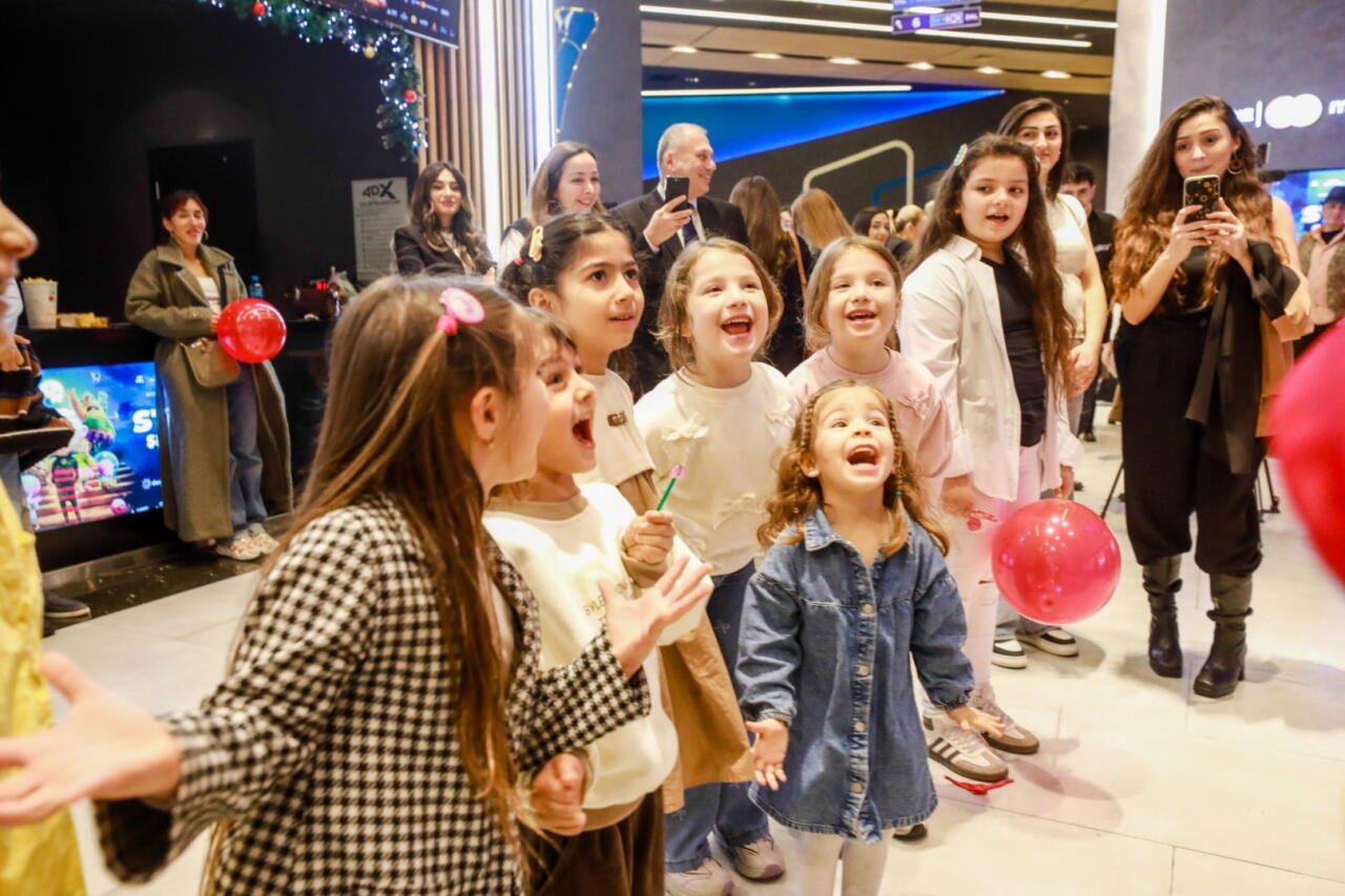 Новогодний фестиваль в Баку - бродячий цирк, жуткие существа...