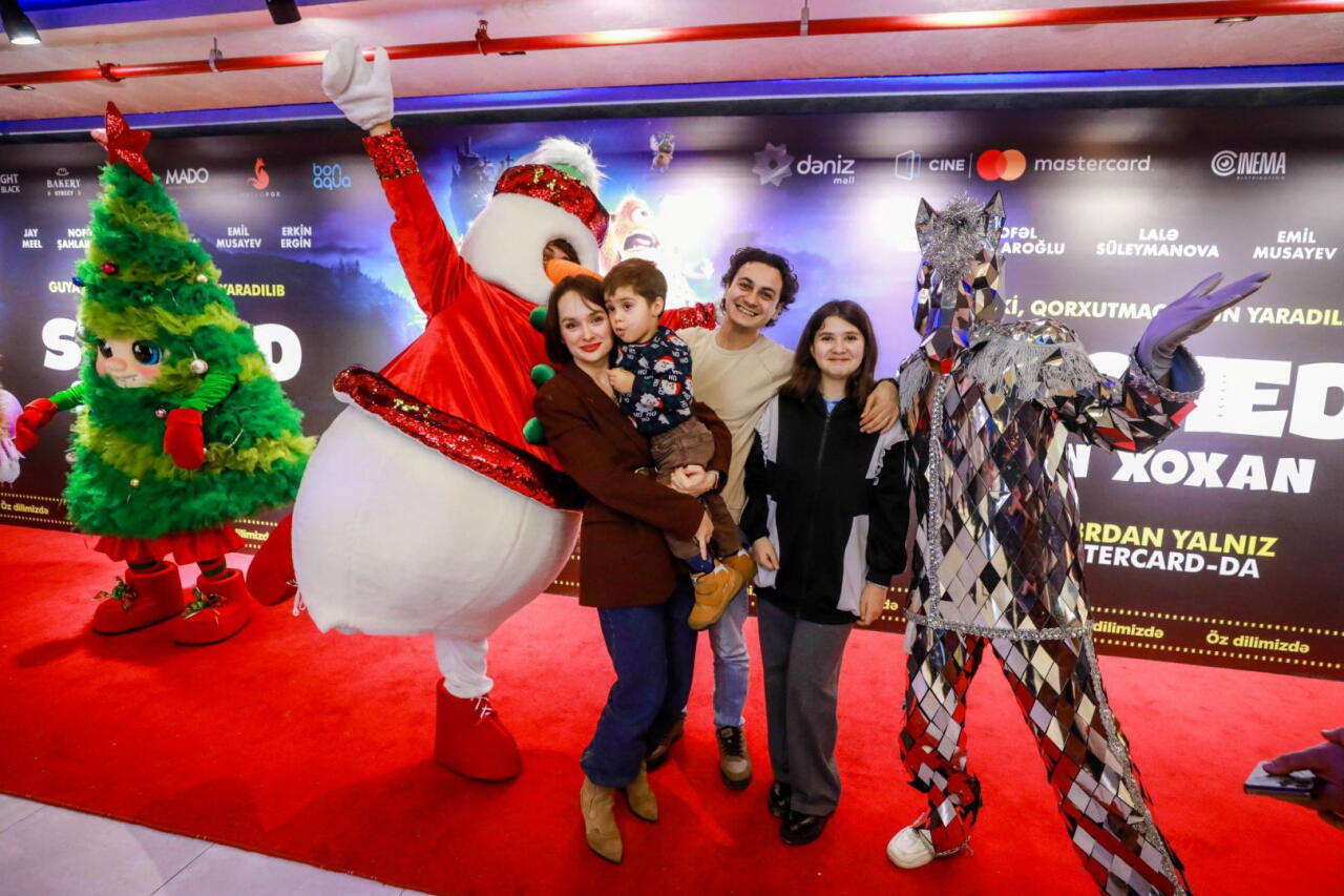 Новогодний фестиваль в Баку - бродячий цирк, жуткие существа...