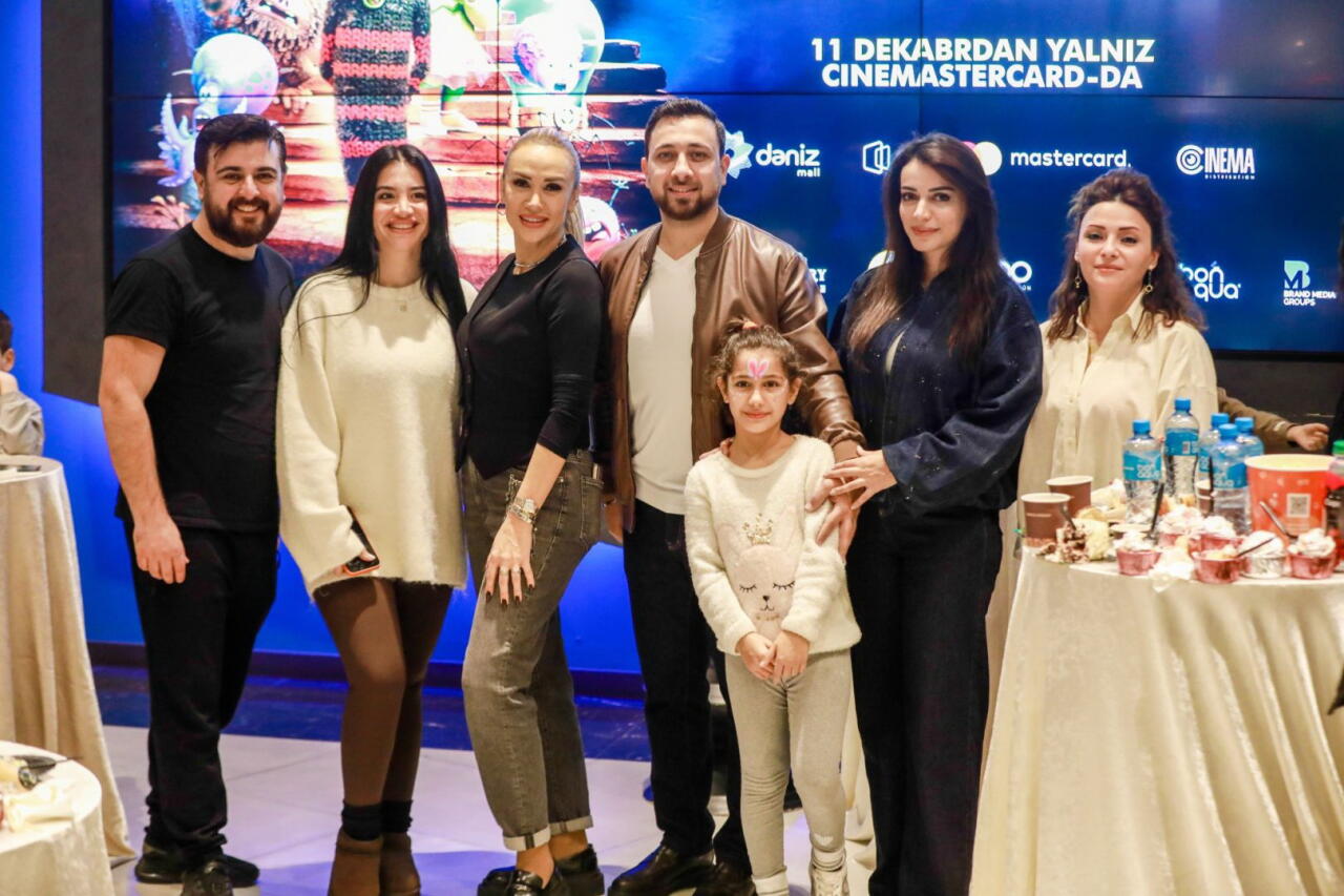 Новогодний фестиваль в Баку - бродячий цирк, жуткие существа...