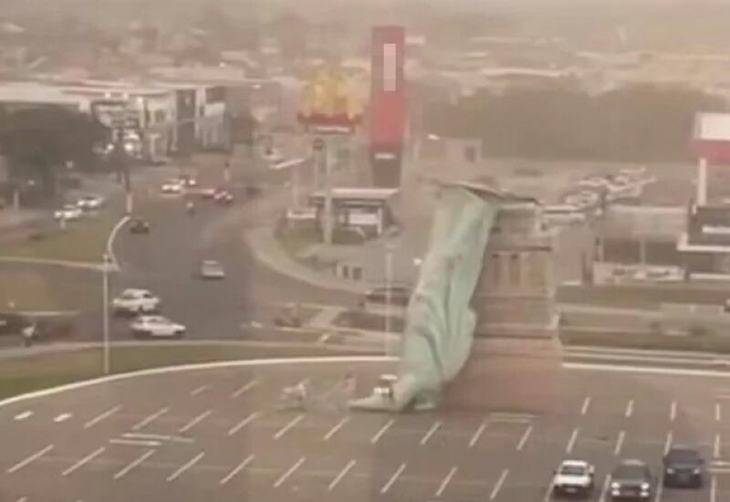 35-метровая копия Статуи Свободы обрушилась в Бразилии