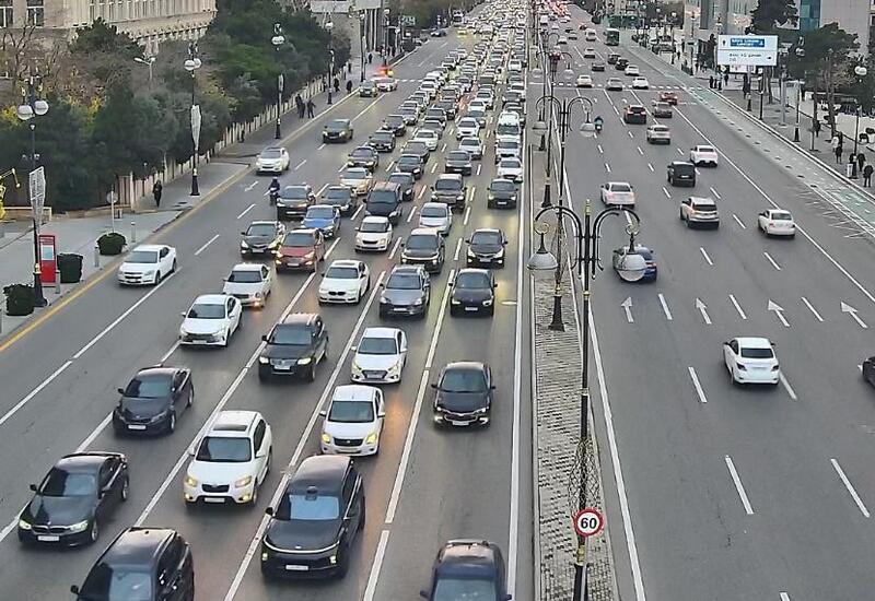 Sürücülərin NƏZƏRİNƏ: Bakıda bu yollarda sıxlıq var