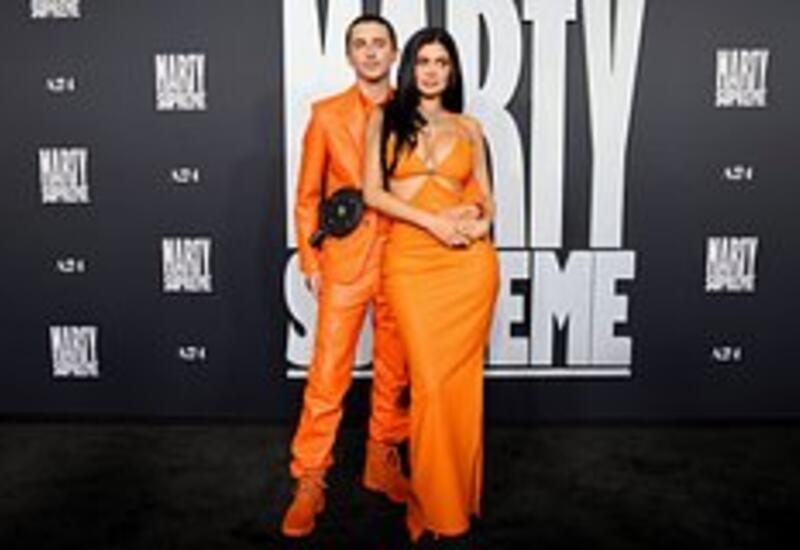 Тягу звезд к парным образам объяснили