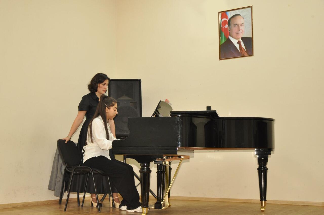 В Мингячевире прошли мастер-классы по специальностям тар и фортепиано