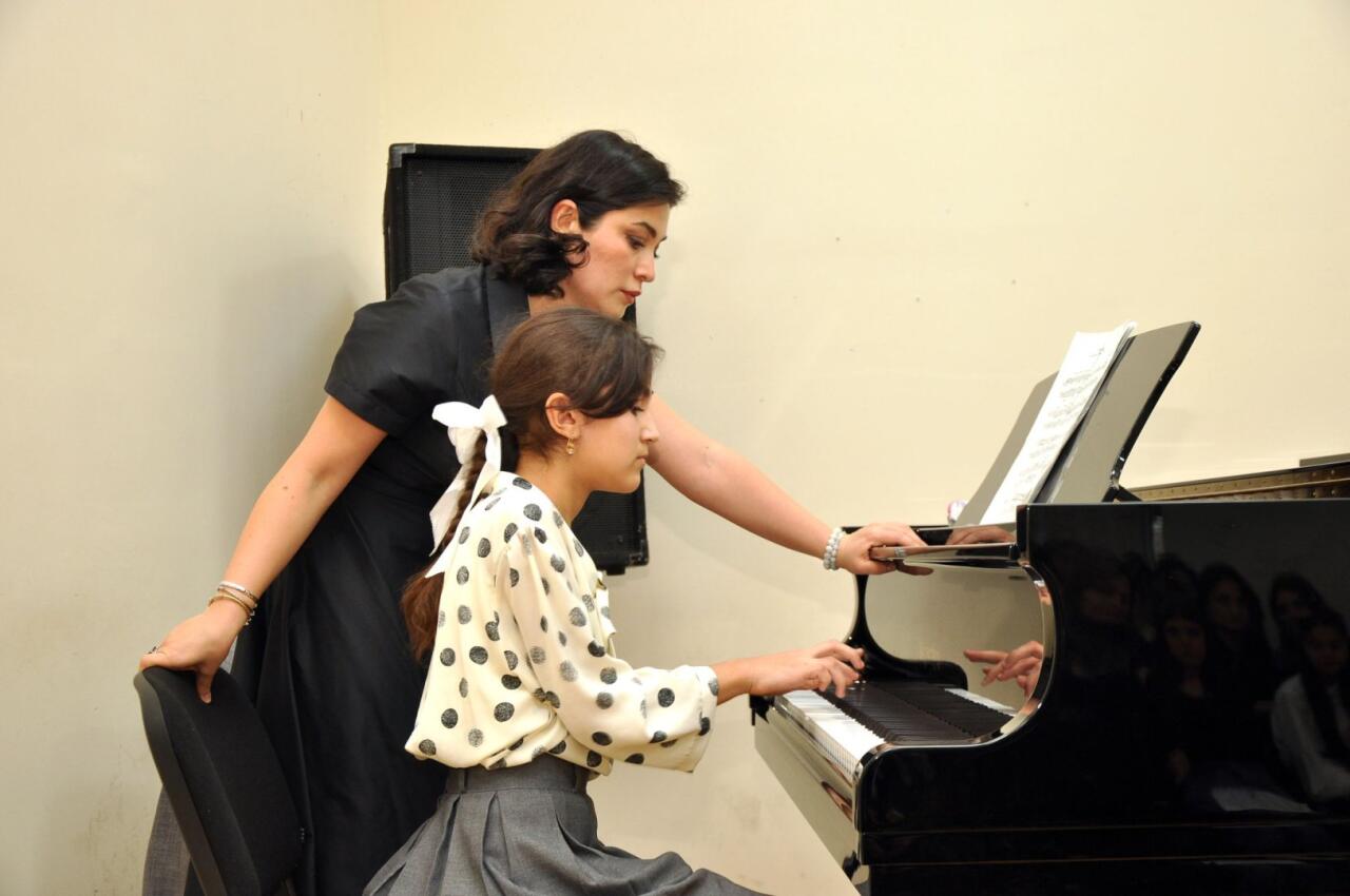В Мингячевире прошли мастер-классы по специальностям тар и фортепиано