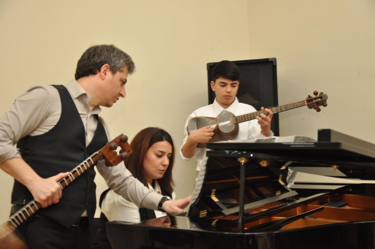 В Мингячевире прошли мастер-классы по специальностям тар и фортепиано