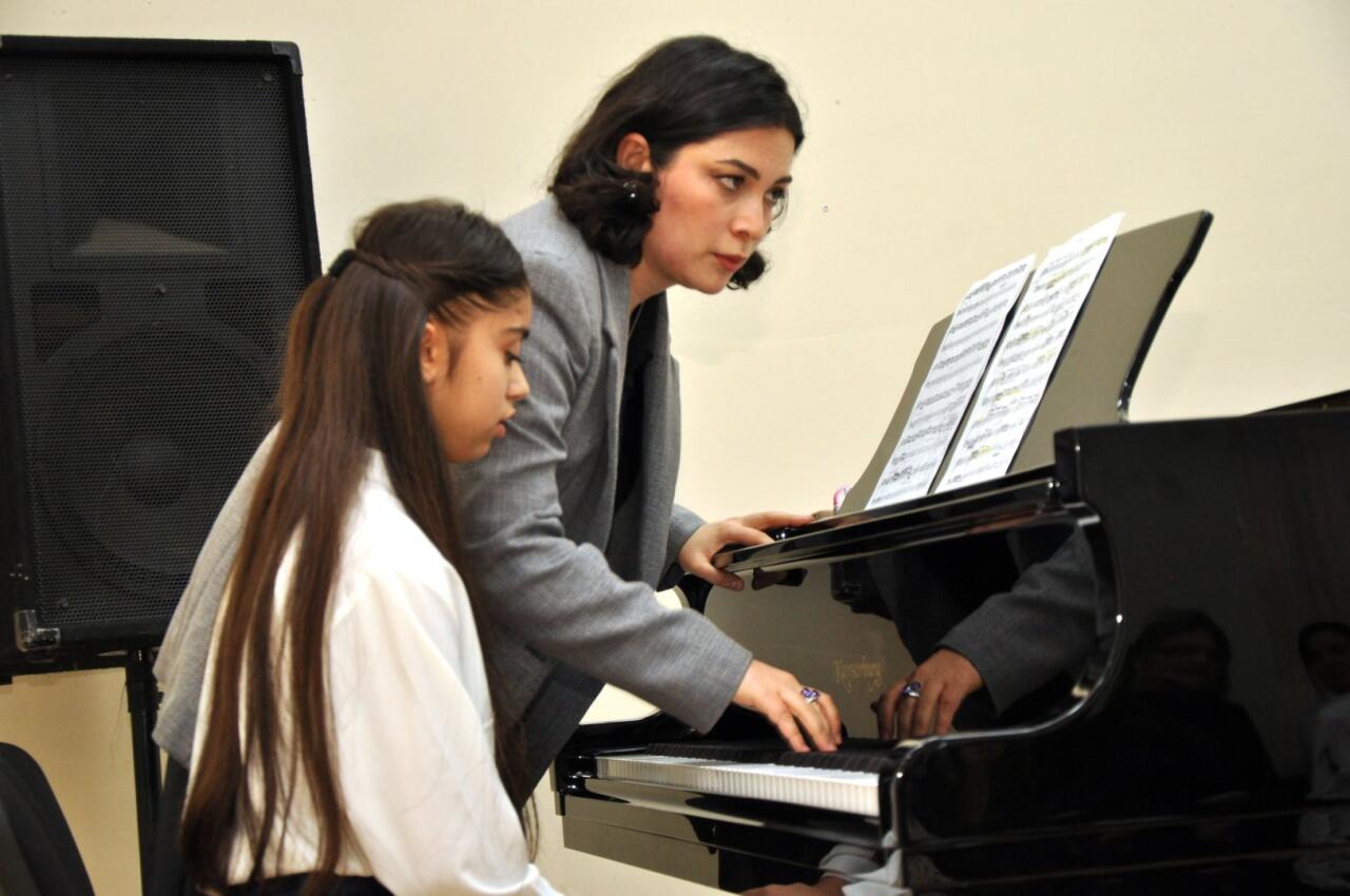 В Мингячевире прошли мастер-классы по специальностям тар и фортепиано