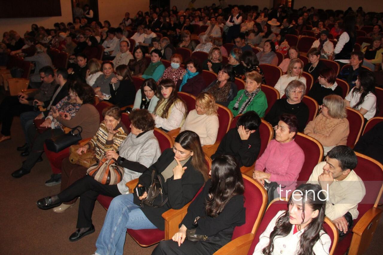 В Азербайджанском русском драмтеатре прошли первые гастроли Жетысайского драмтеатра со спектаклем "Мой друг"