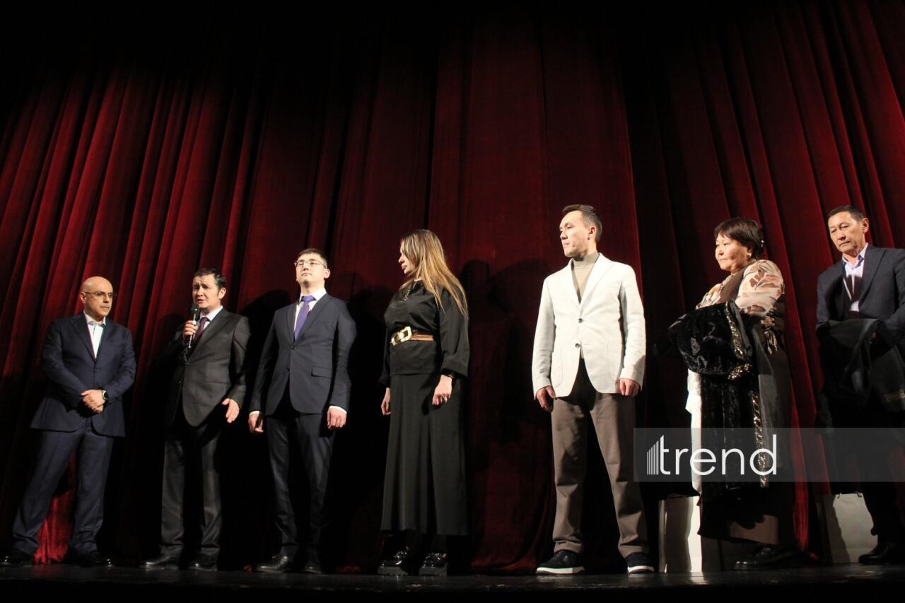 В Азербайджанском русском драмтеатре прошли первые гастроли Жетысайского драмтеатра со спектаклем "Мой друг"