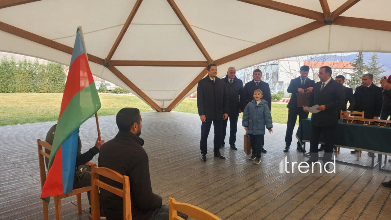 Növbəti köç karvanı Xocalının Təzəbinə və Seyidbəyli kəndlərinə çatıb