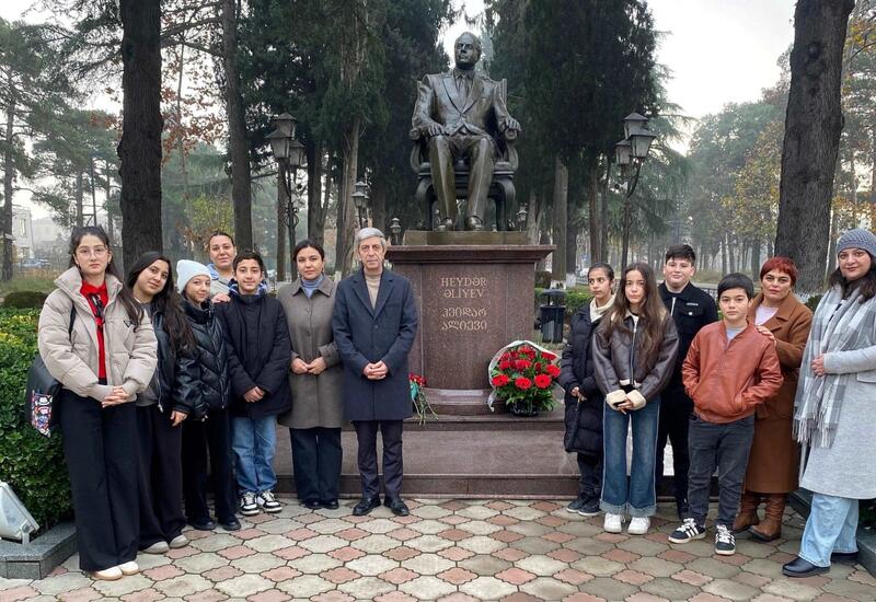 Müxtəlif ölkələrdə Ulu Öndər Heydər Əliyevin xatirəsi anılıb