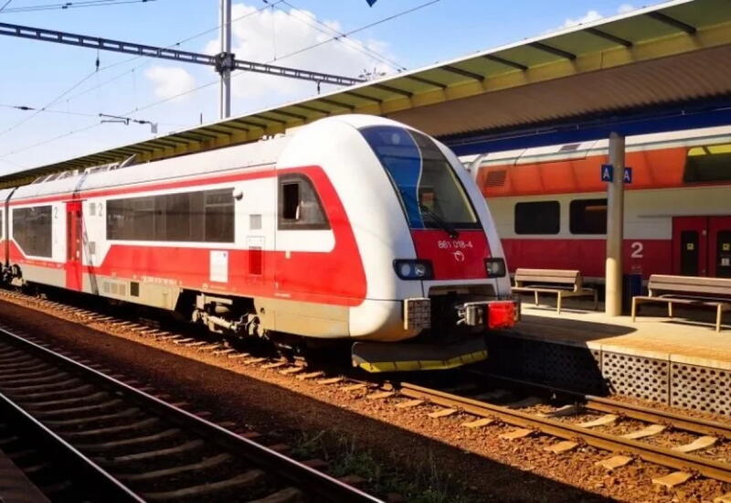 Движение поездов в европейской стране остановили