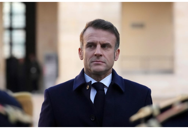 Макрон хочет заменить витражи в соборе Нотр-Дам