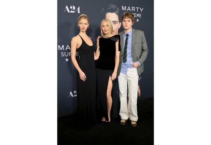 Гвинет Пэлтроу появилась на публике с детьми