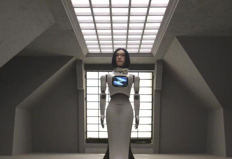 Китайская компания выводит на рынок универсального сервисного робота