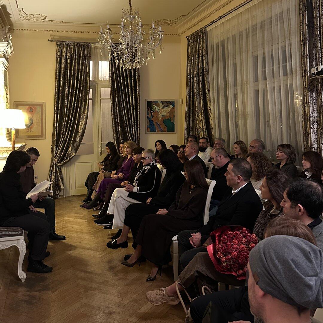 Запах нефти и звон золота - как Баку начала XX века заговорил со зрителем