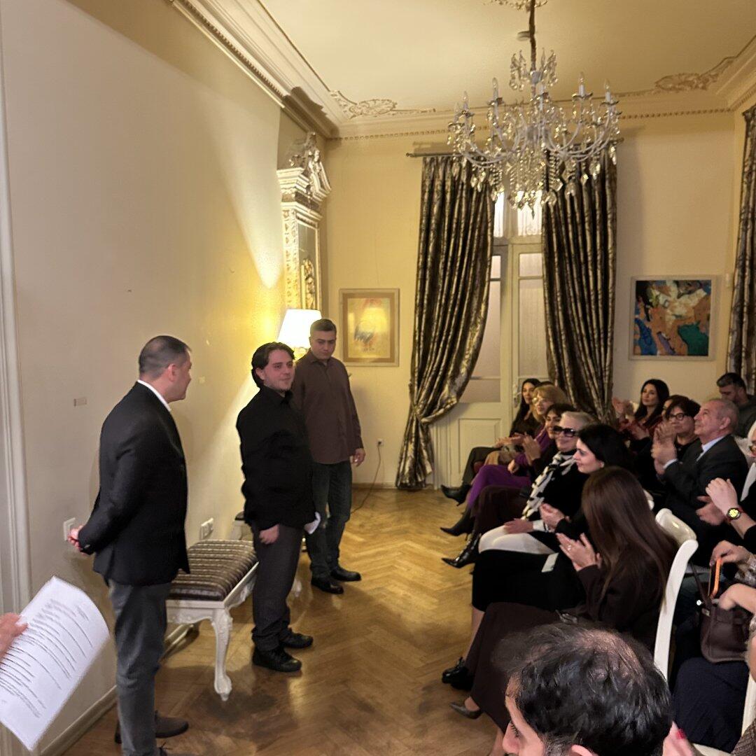 Запах нефти и звон золота - как Баку начала XX века заговорил со зрителем