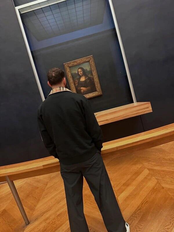 Бензема арендовал Лувр ради ужина с возлюбленной